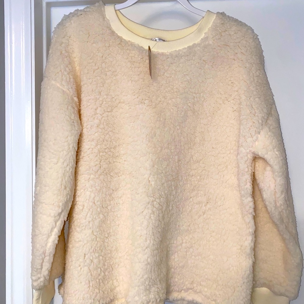 Vestique sugar cookie sweater, size large NWT